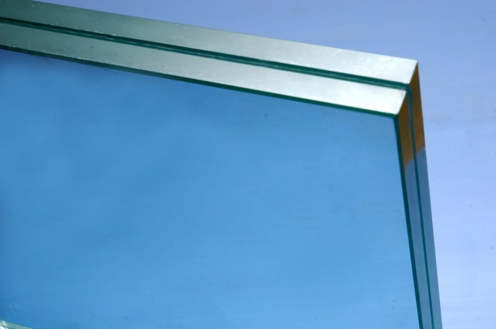 4+4 Laminated Plain
